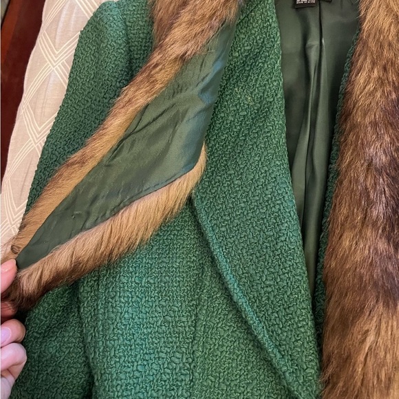 Zara Green Blazer with Wide Lapels and Textured Fabric removable fur coat - Picture 7 of 9